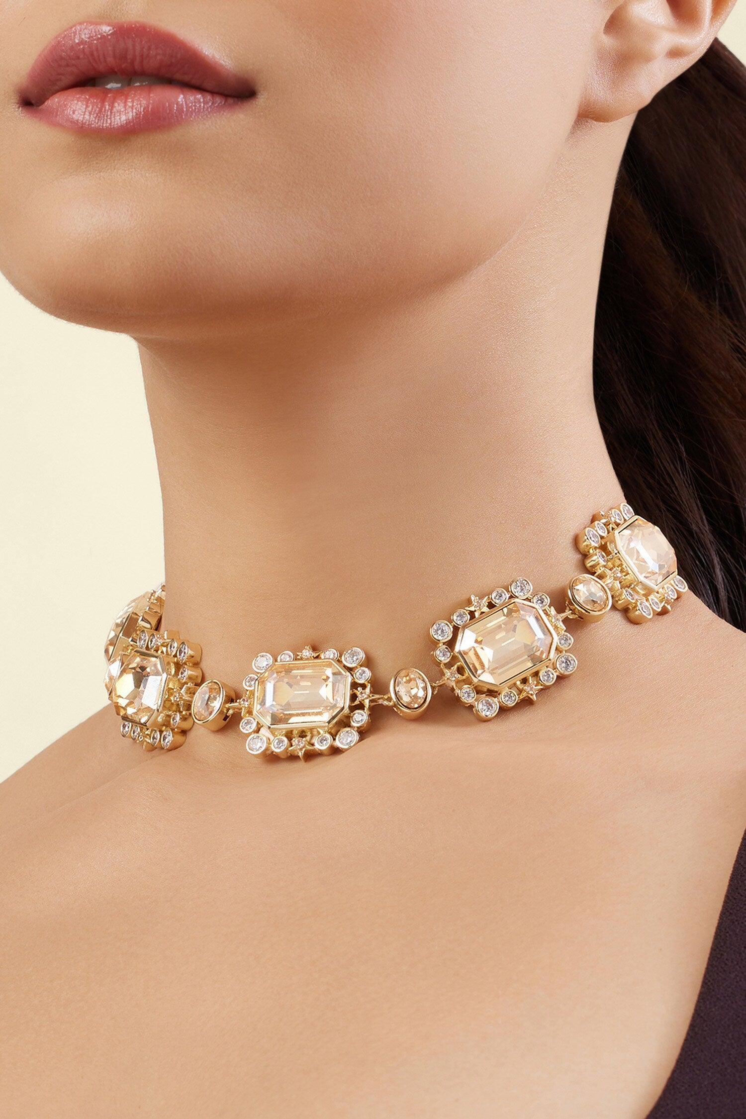 Orbitra Choker Necklace 