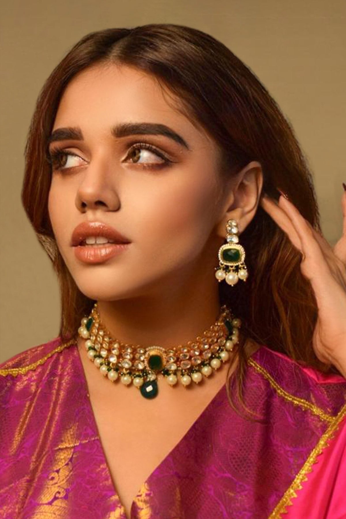 Emerald Pearl Edge Choker Set 
