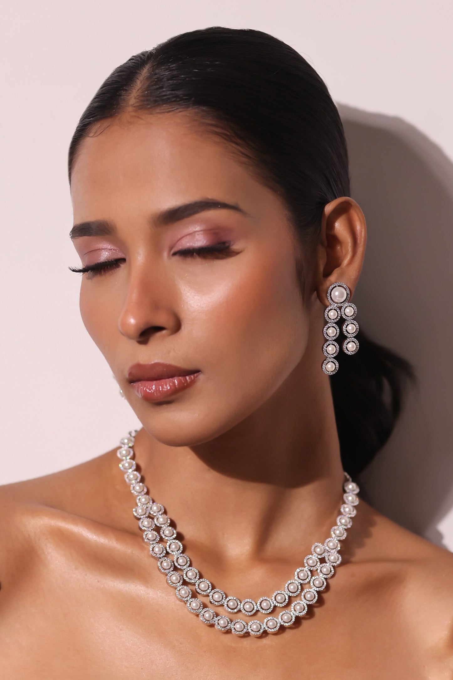 Aurora Bits Embellished Necklace Set 