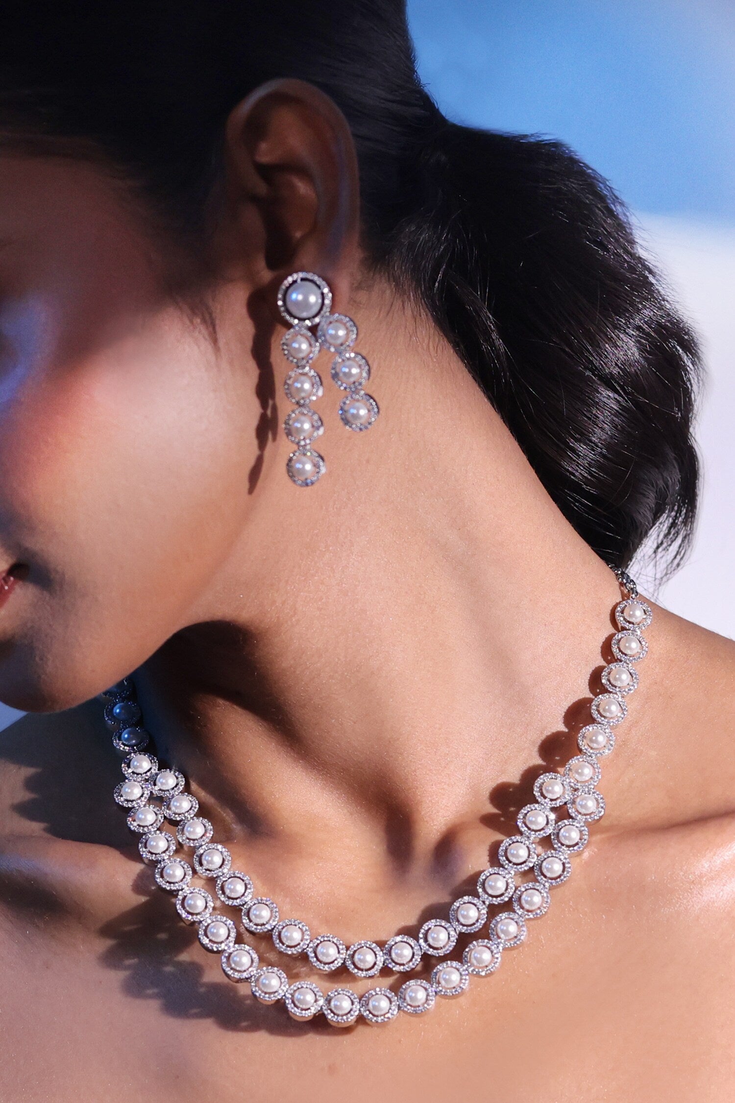 Aurora Bits Embellished Necklace Set 