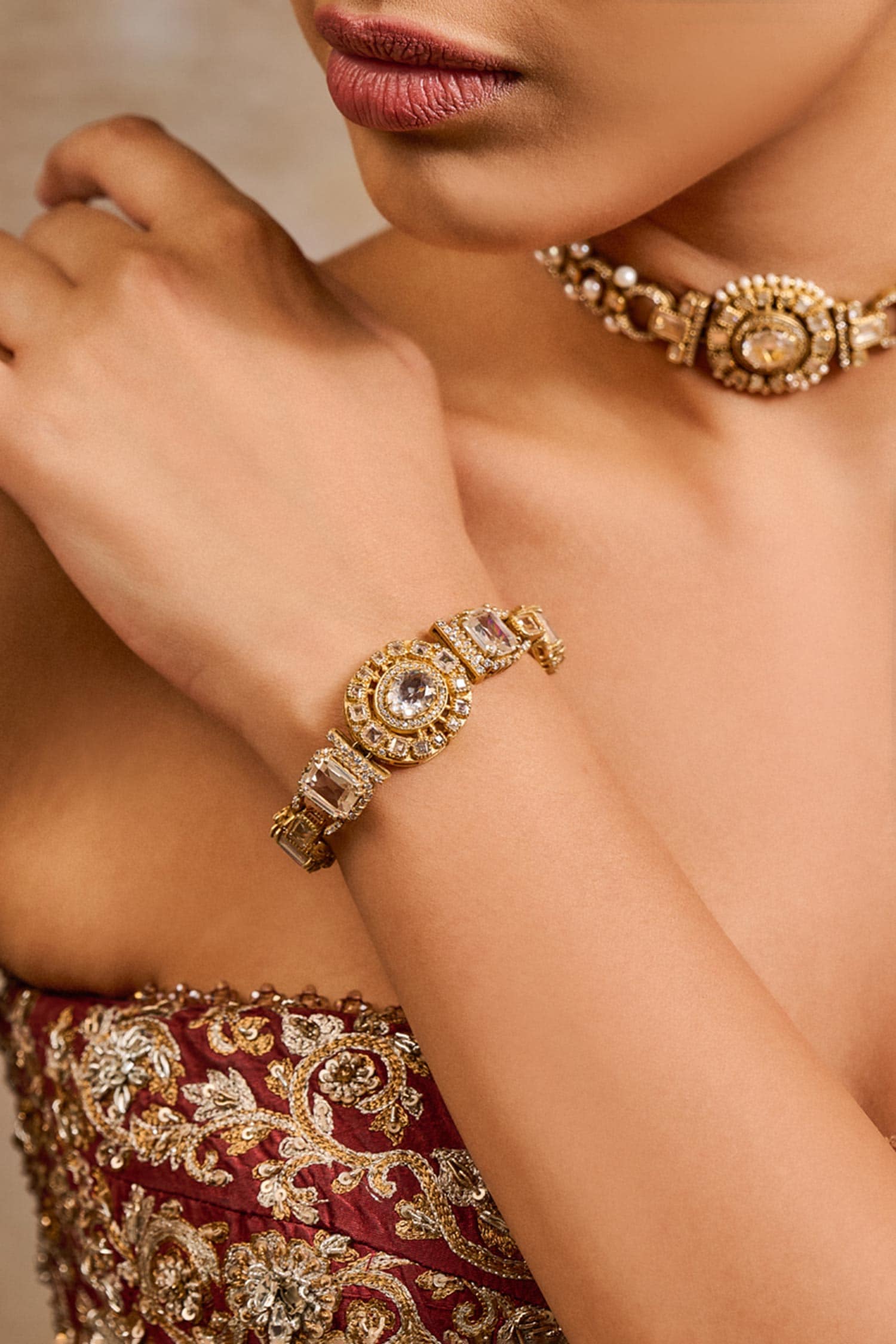 Oval Centric Embellished Bracelet 