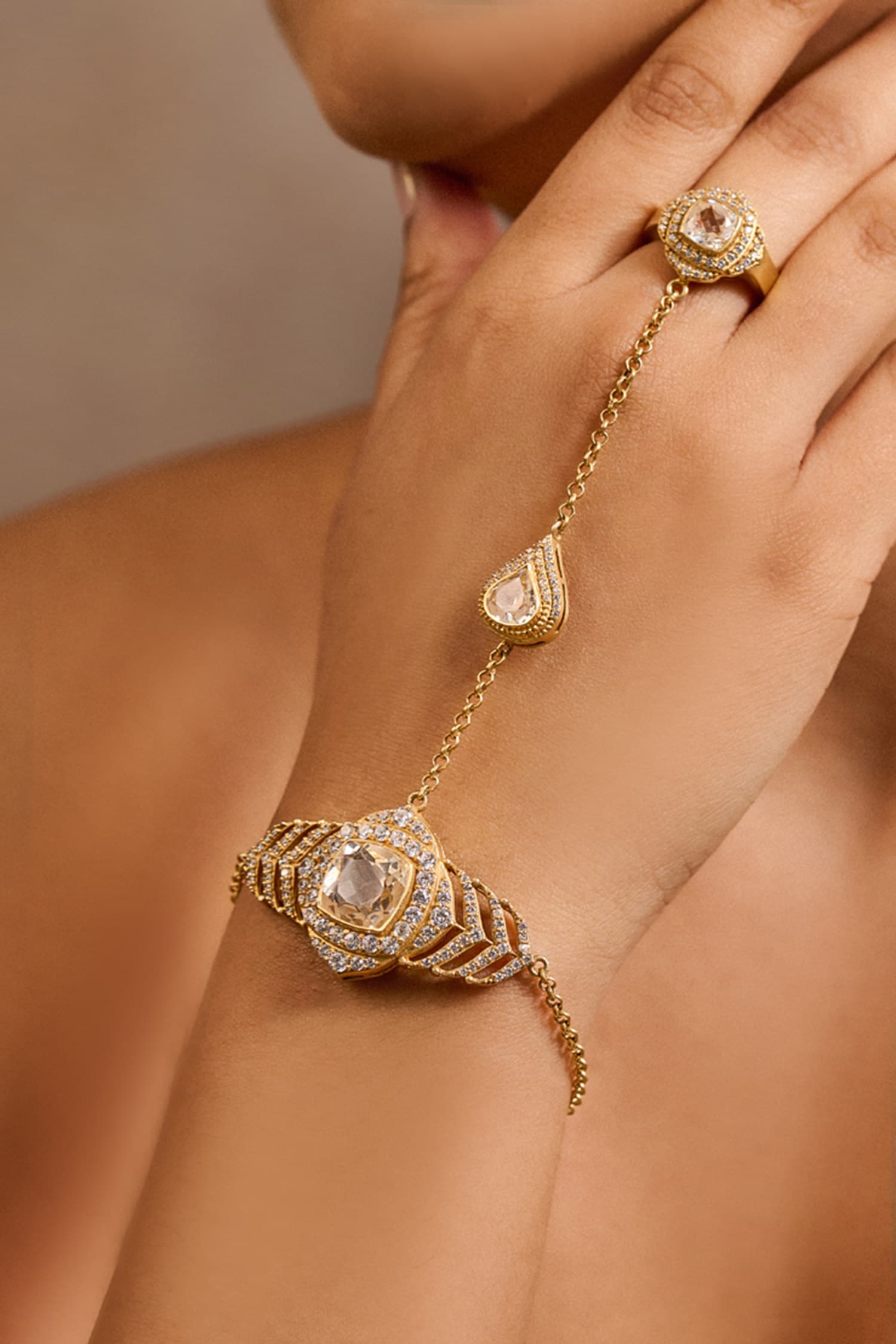 Zircon Embellished Hathphool 