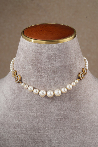 Pearl Studded Sleek Gulluband Choker 
