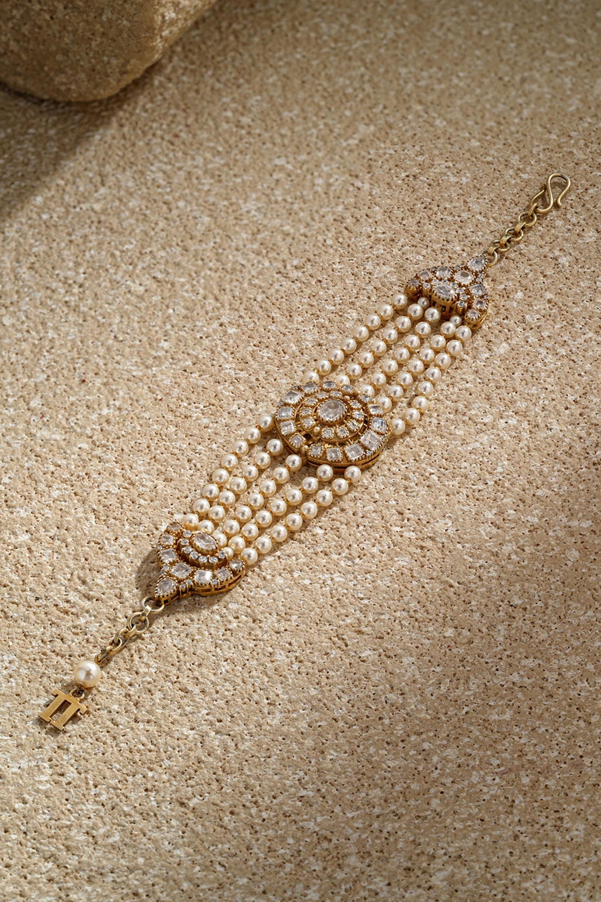 Oval Centric Embellished Bracelet 