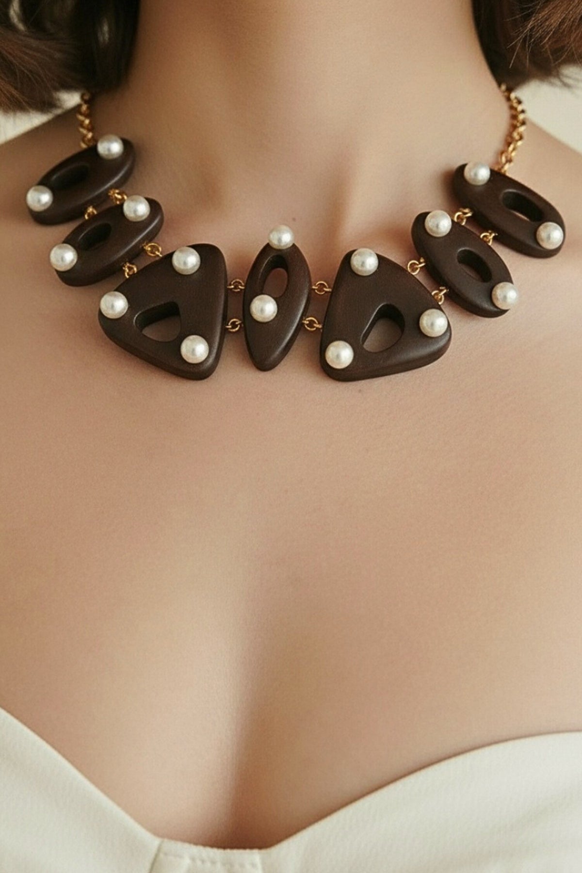 Shore Glow Embellished Choker 