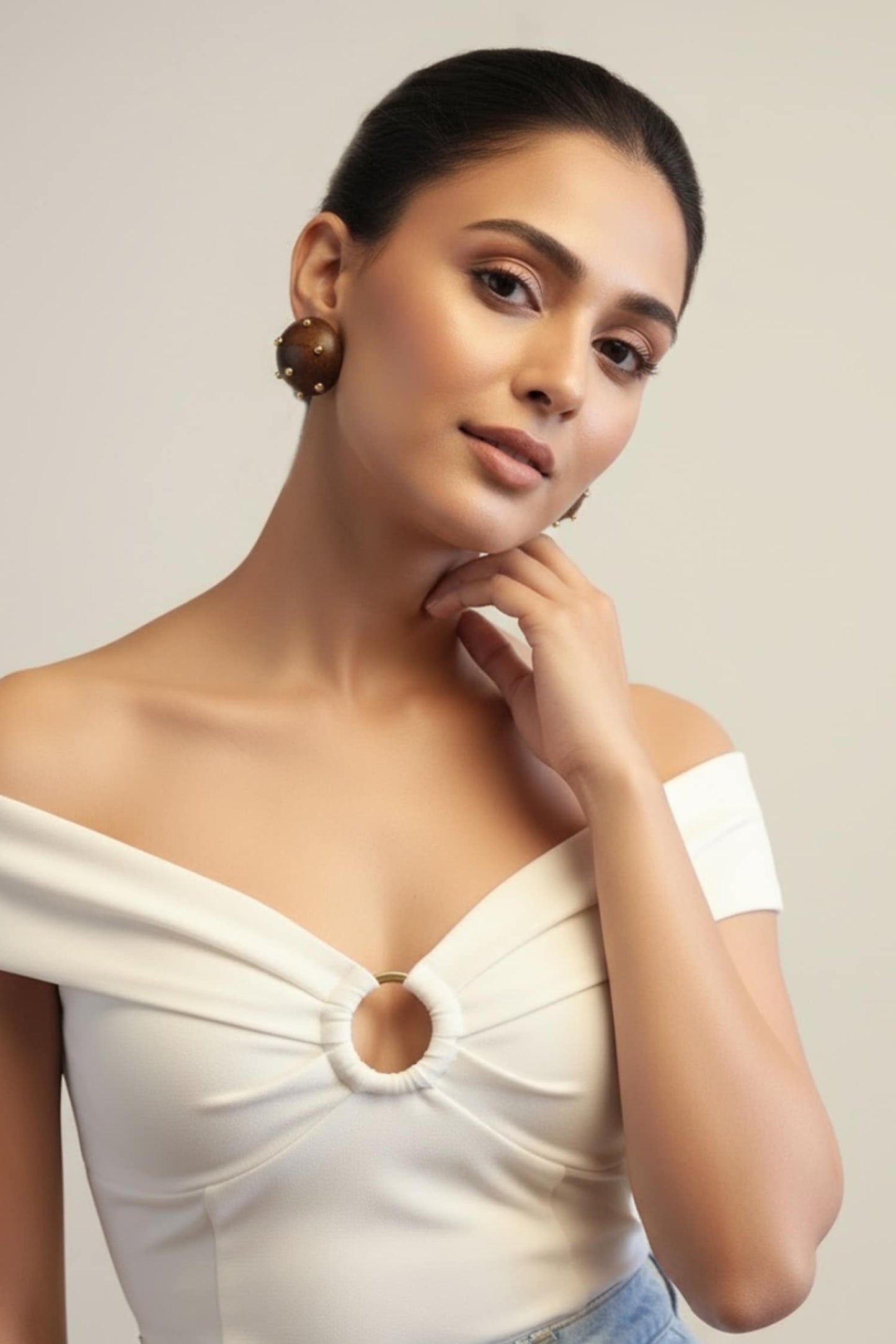 Cove Gold Ball Stud Earrings 