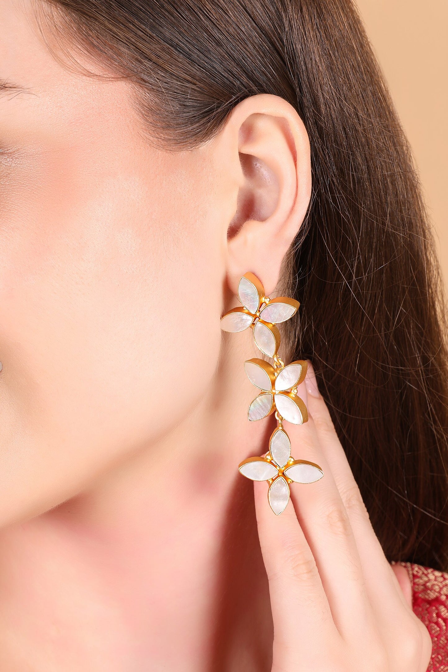 White Blossom Dangle Earrings 