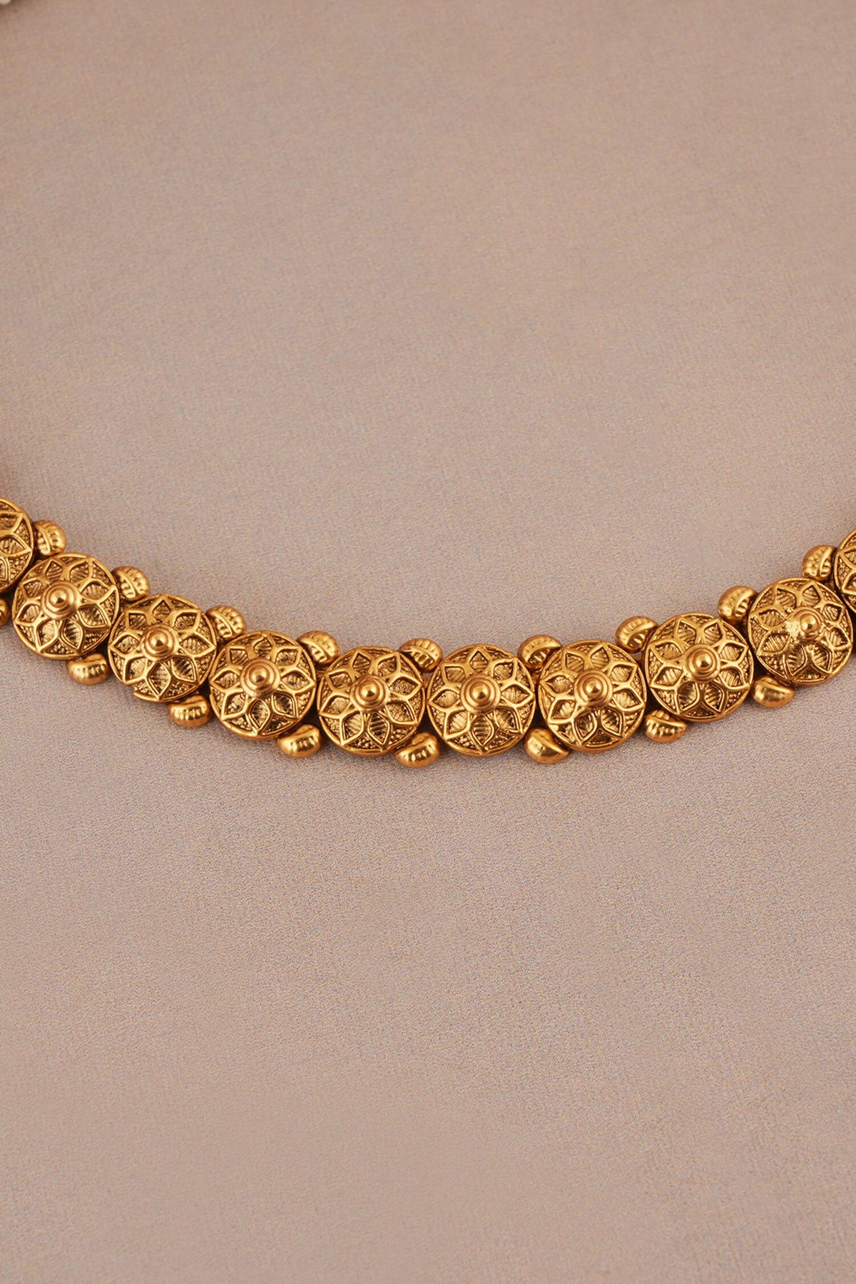 Antique Floral Carved Choker Necklace Set 