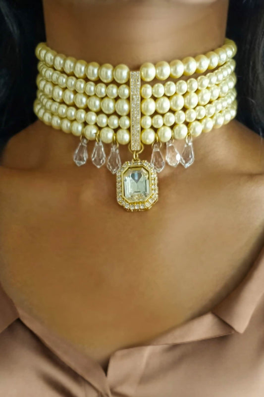 Araana Pearl Crystal Necklace 