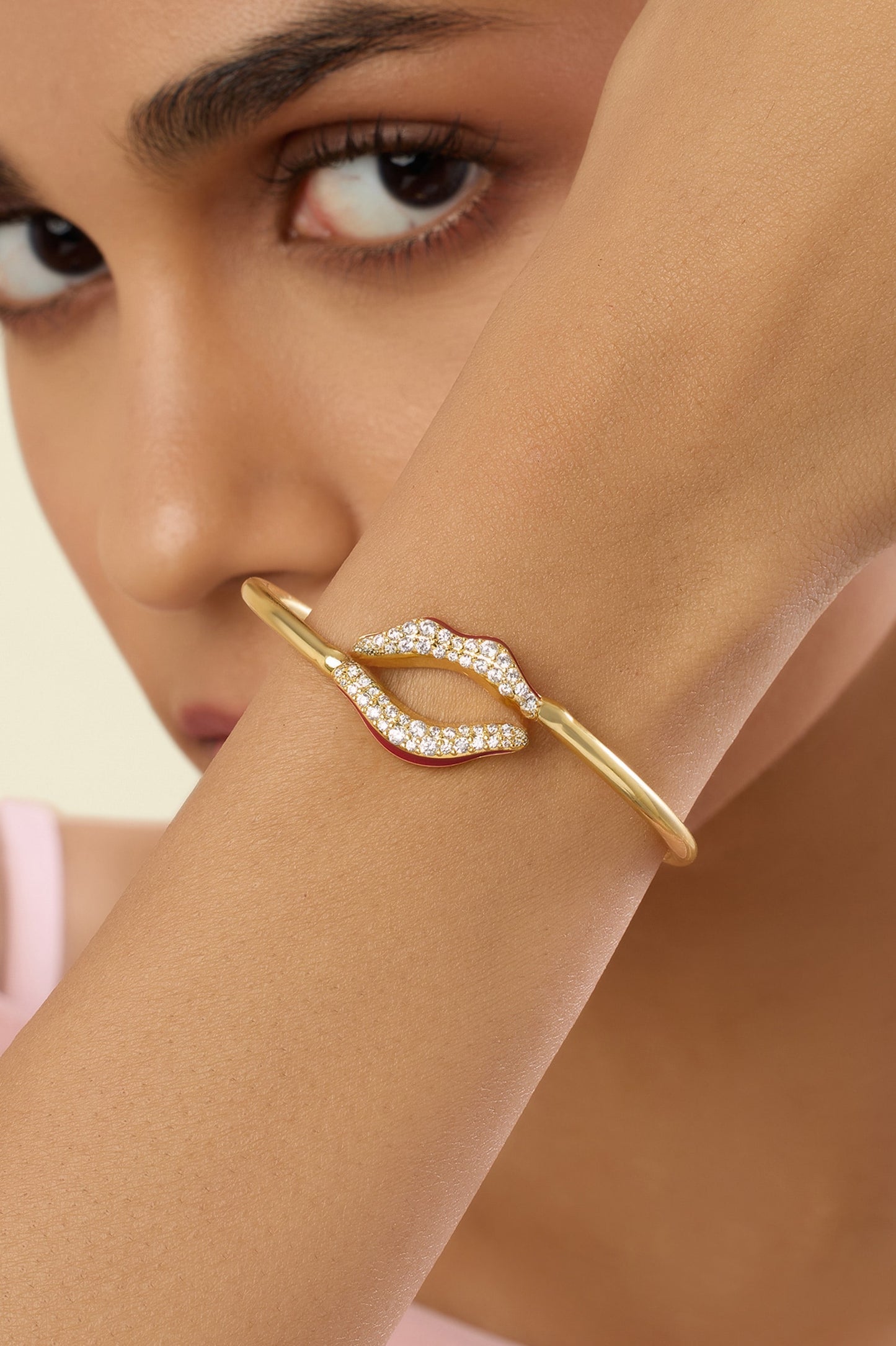Deliria Lip Cuff Bracelet 