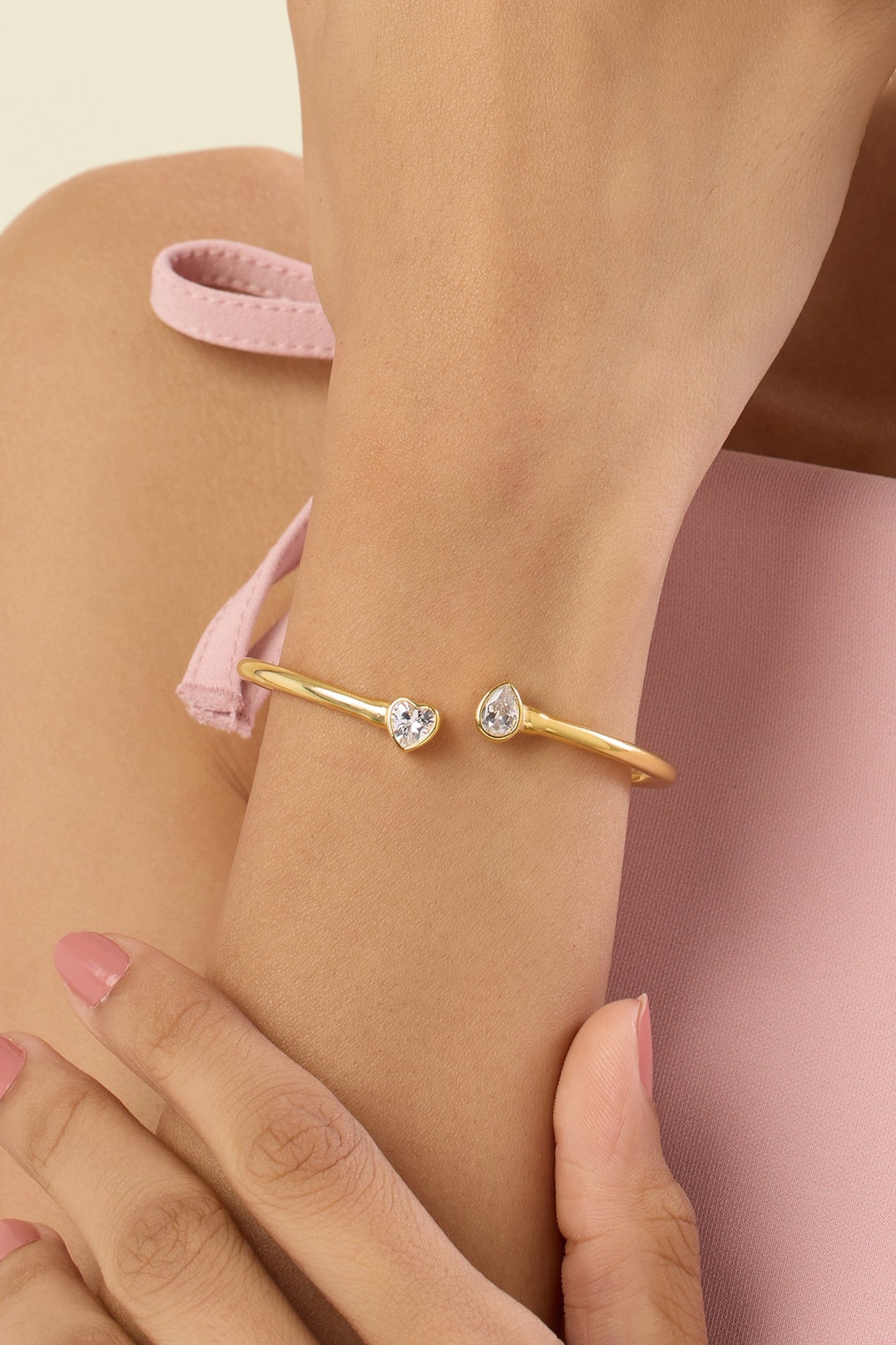 Nuitra Cuff Bracelet 