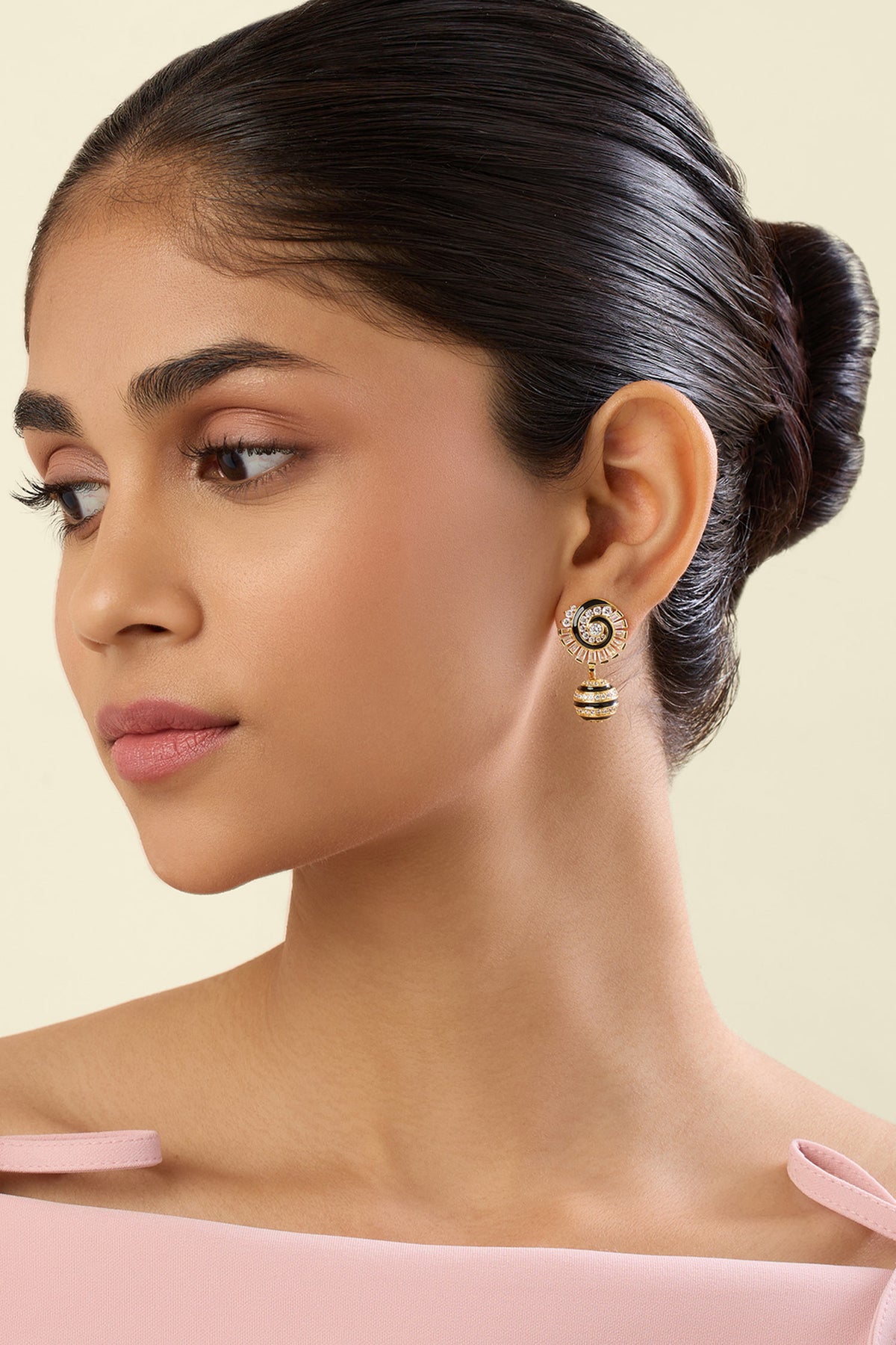 Fridae Dangler Earrings 
