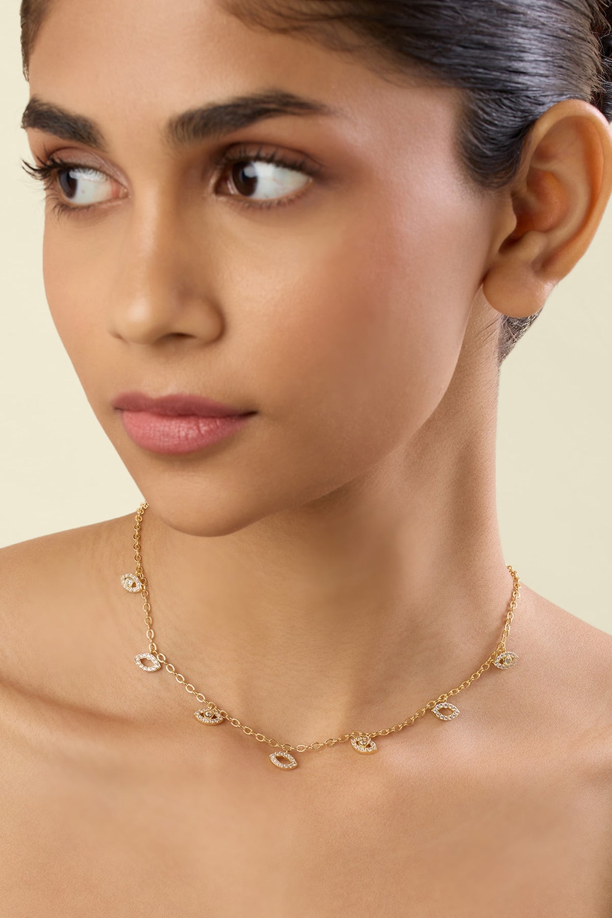 Lucentia Charm Choker 