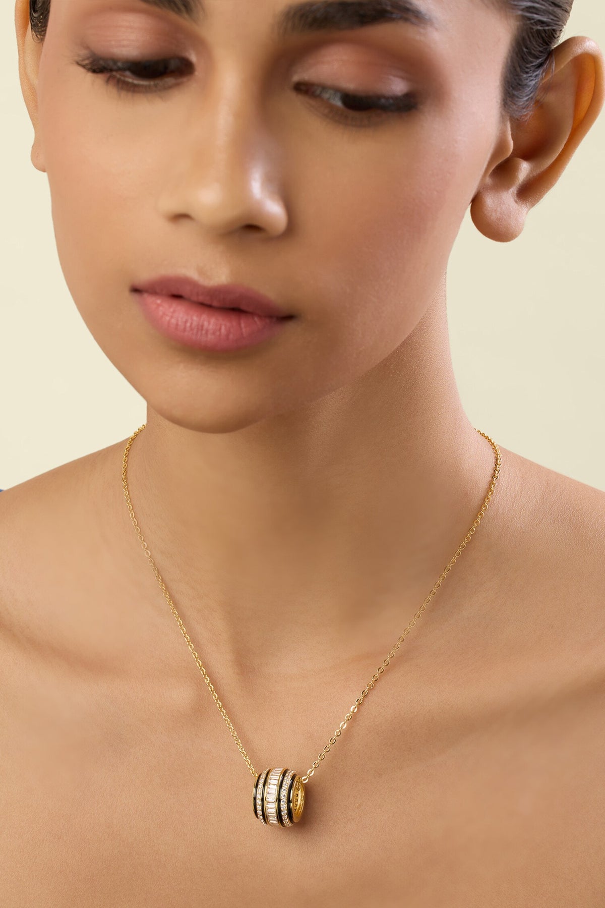 Mindora Pendant Necklace 