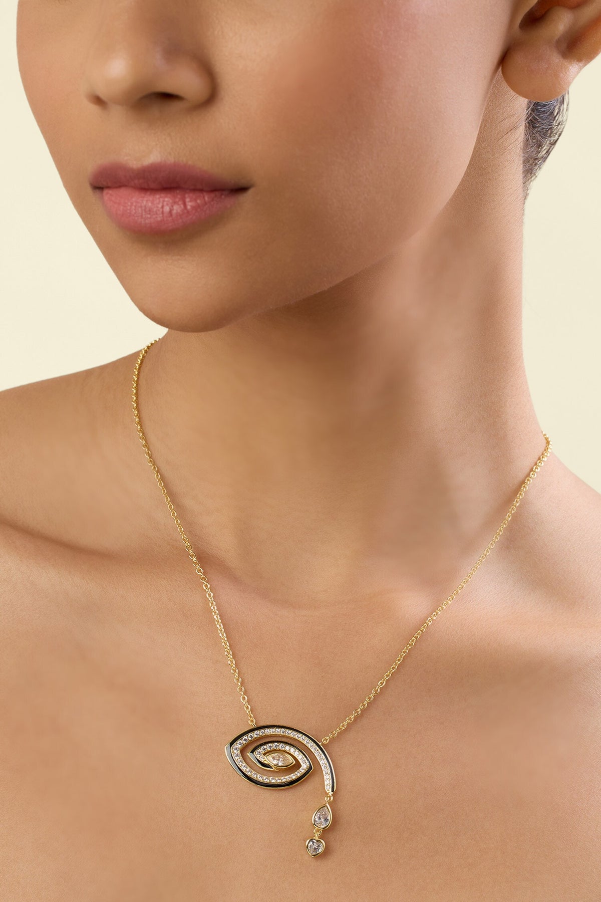 Intuita Pendant Necklace 