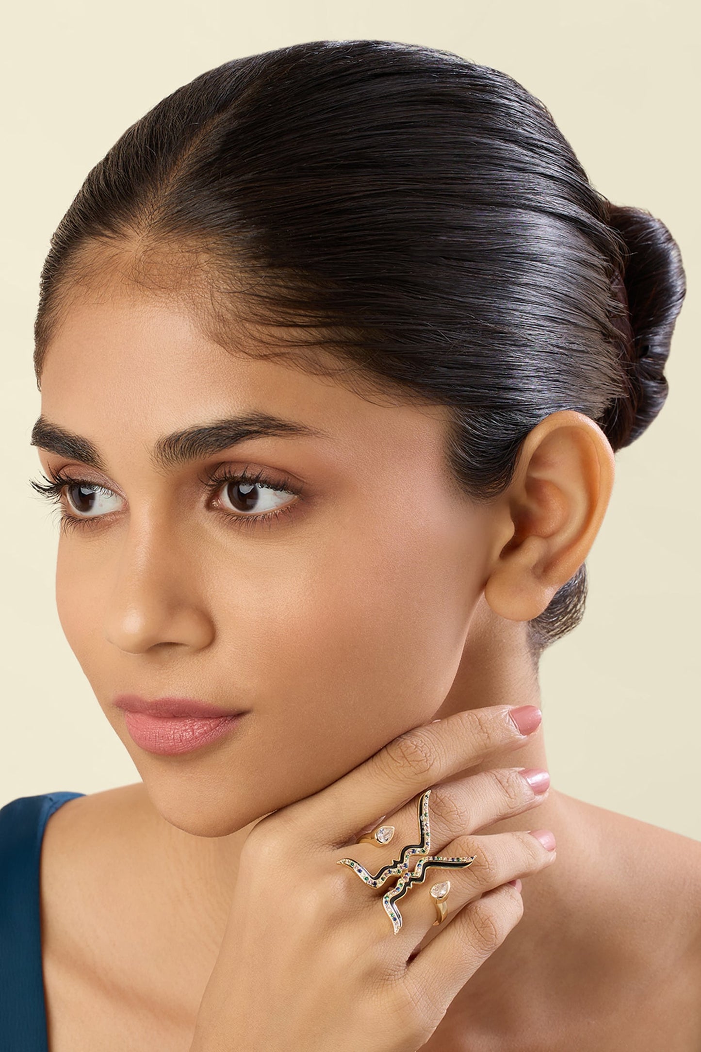 Anoma Two Finger Ring 