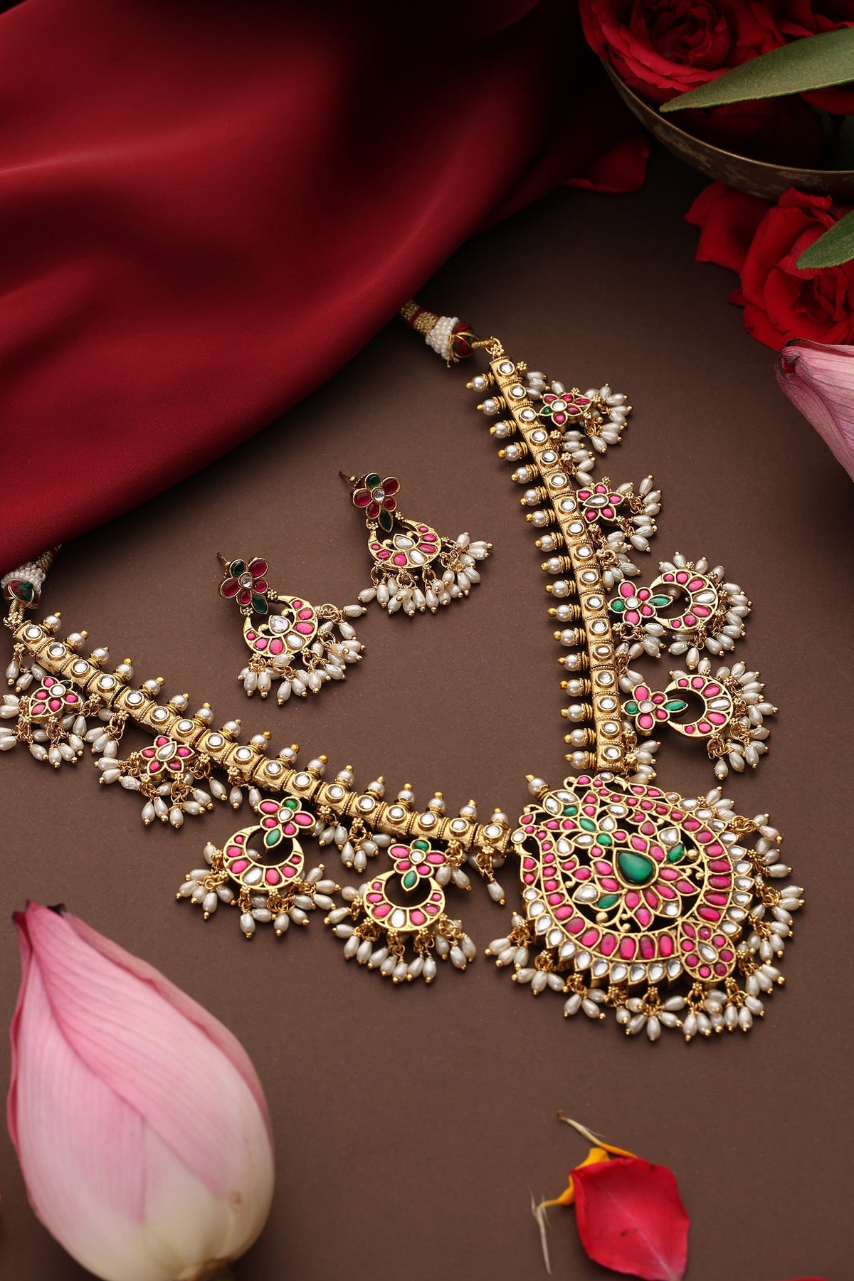 Jadau Embellished Pendant Necklace Set 