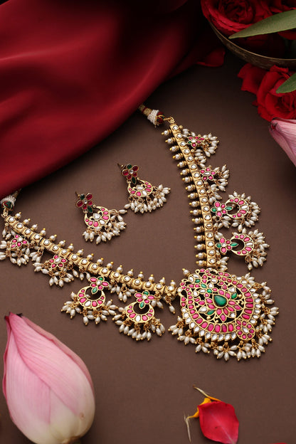 Jadau Embellished Pendant Necklace Set 