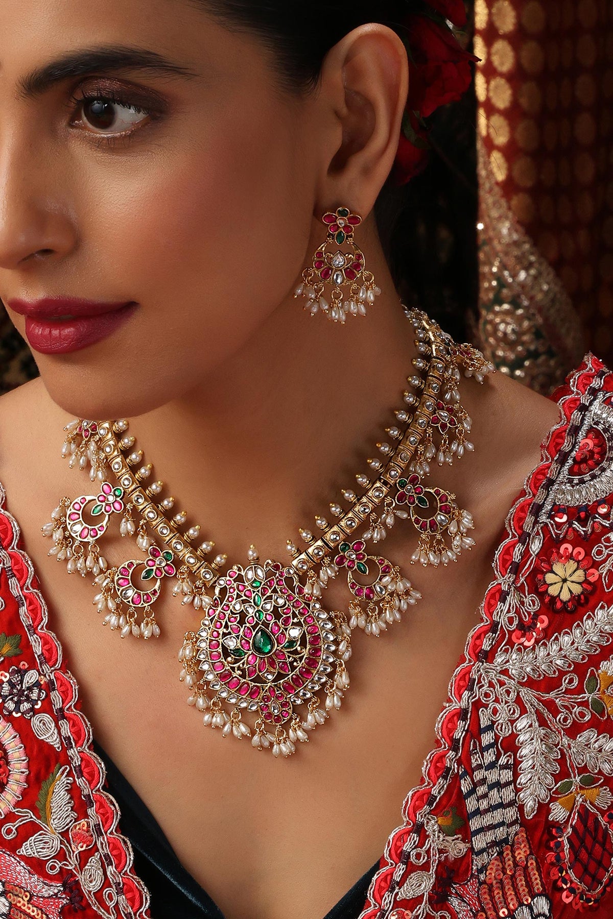 Jadau Embellished Pendant Necklace Set 