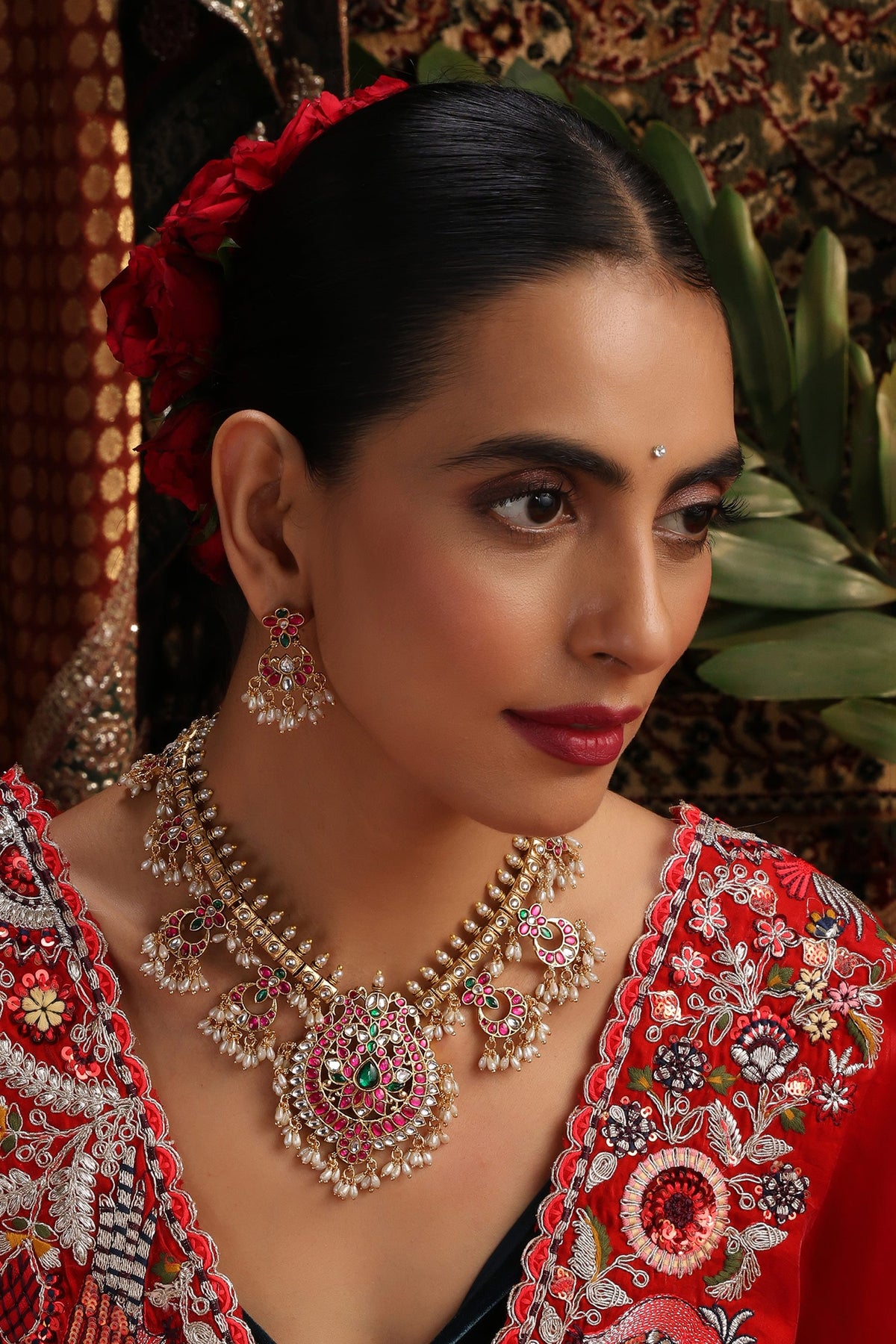Jadau Embellished Pendant Necklace Set 