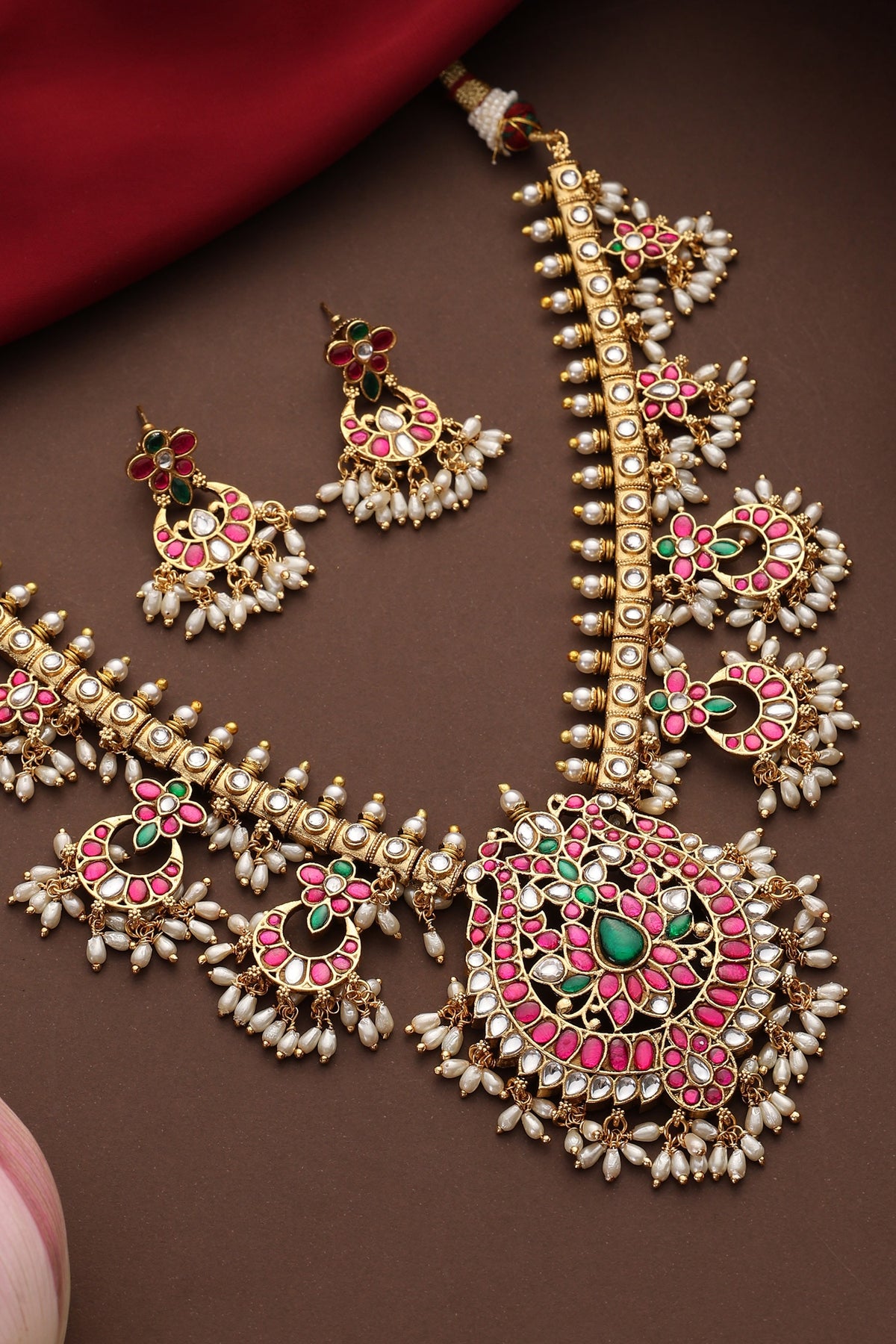 Jadau Embellished Pendant Necklace Set 