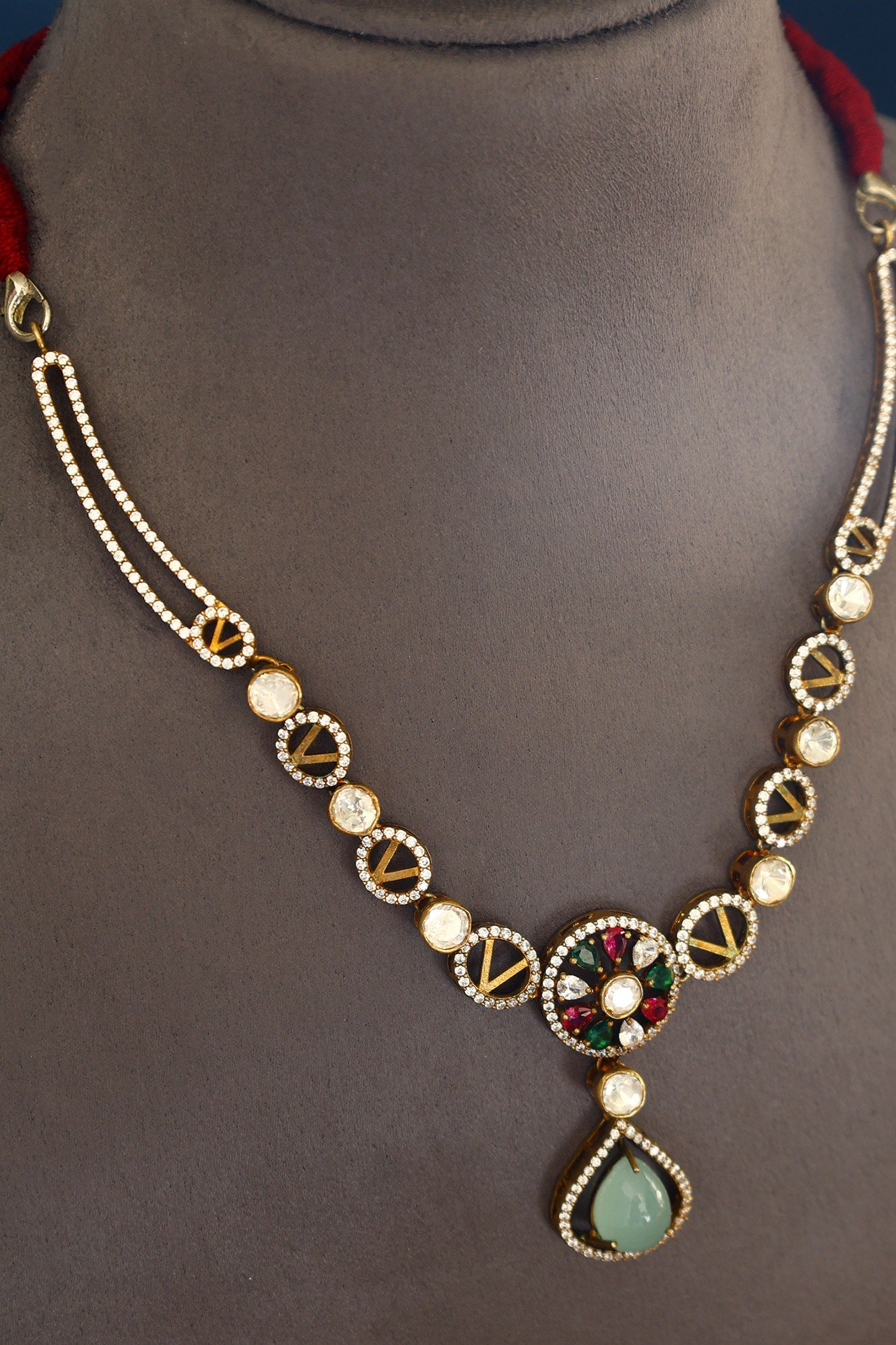 Cutwork Pendant Necklace 