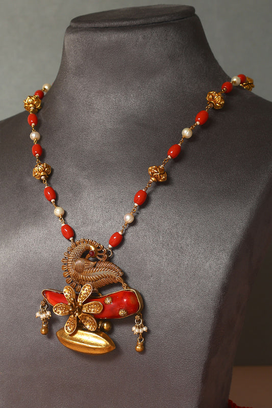 Floral Carved Necklace 