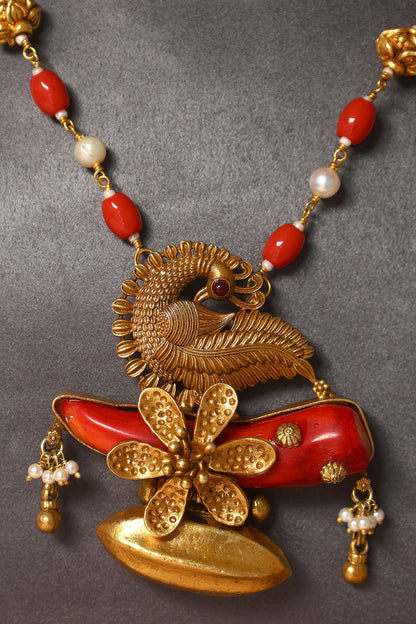 Floral Carved Necklace 