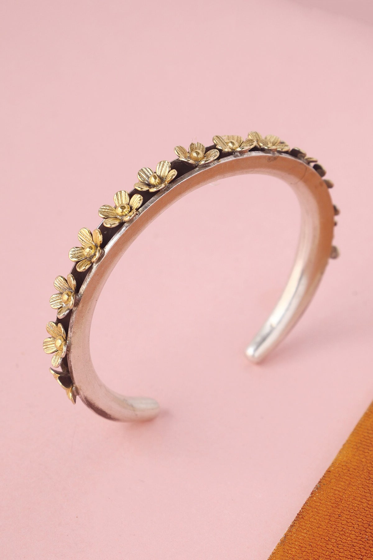 Floral Carved Bangle 