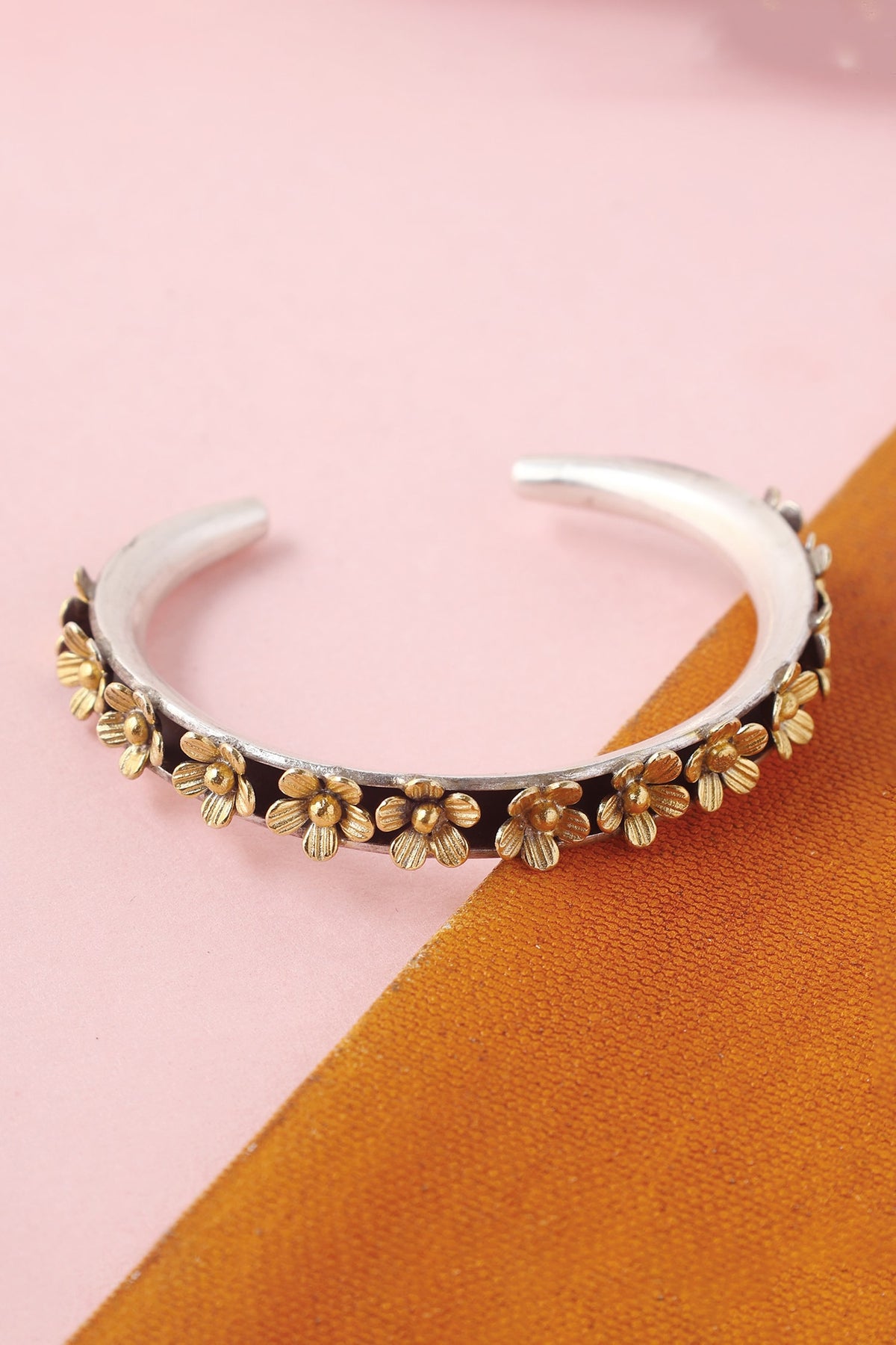 Floral Carved Bangle 