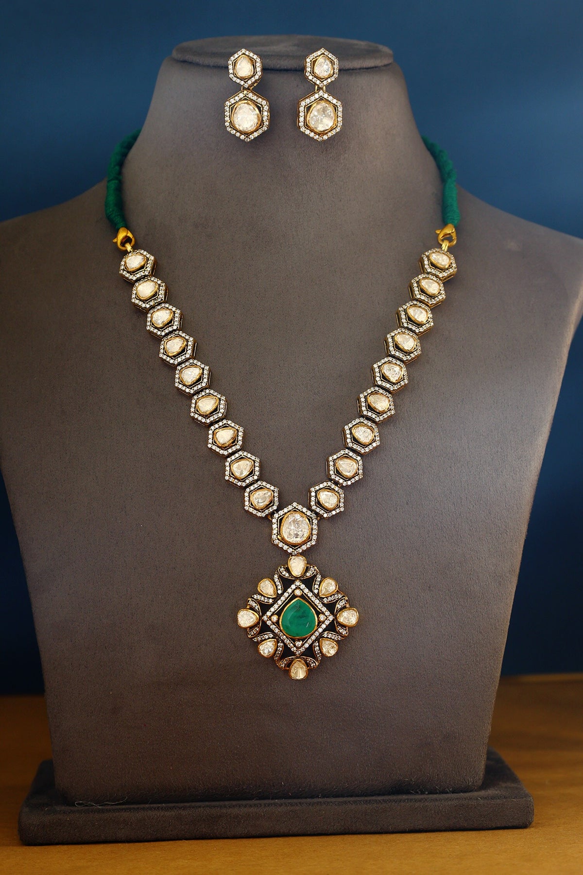 Floral Cutwork Necklace Set 