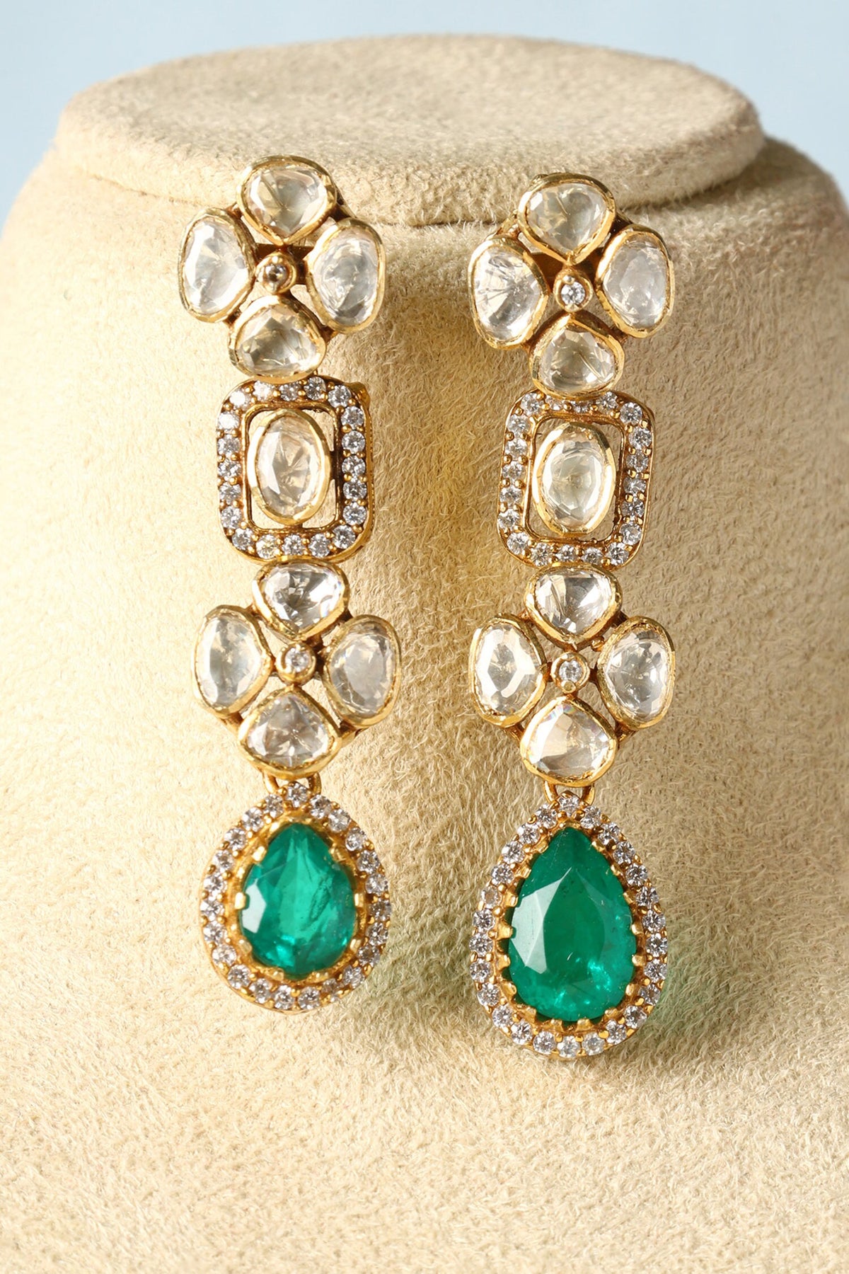 Floral Carbed Pendant & Earrings Set 