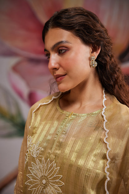 Neera Polki Studs 