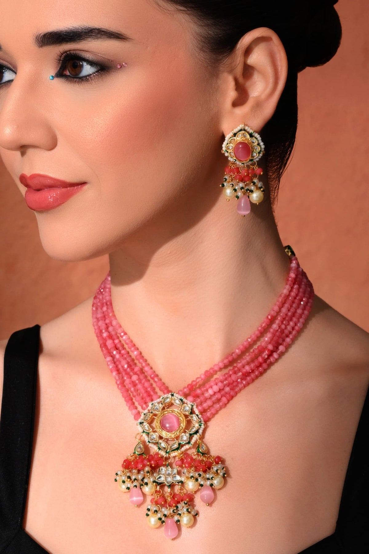 Kundan Embellished Pendant Necklace Set 