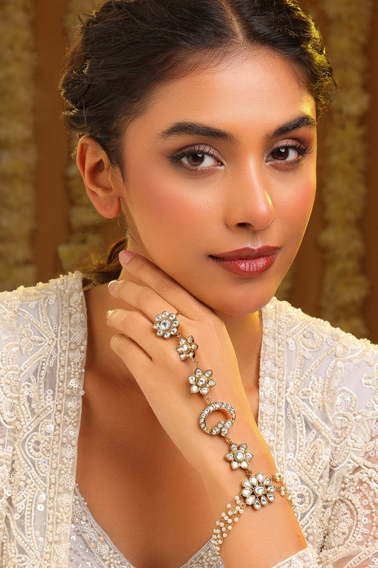 Kundan Embellished Haathphool 