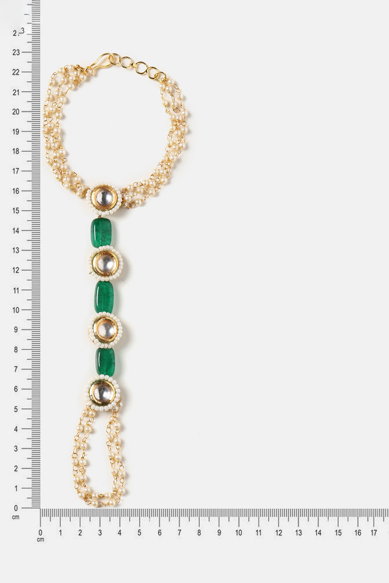 Kundan Pearl Embellished Haathphool 