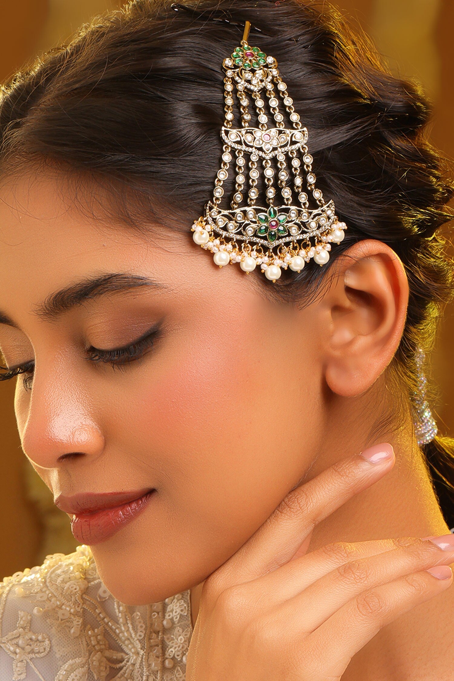 Kundan Pearl Embellished Passa 