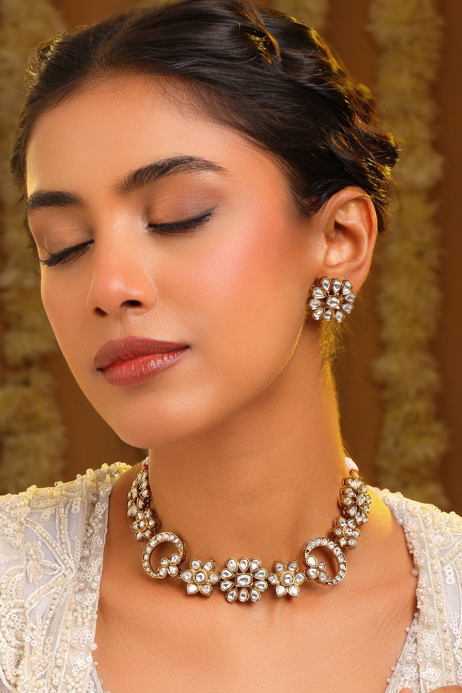 Kundan Embellished Necklace Set 