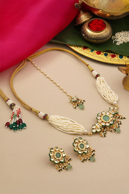 Kundan Embellished Pendant Choker Set 