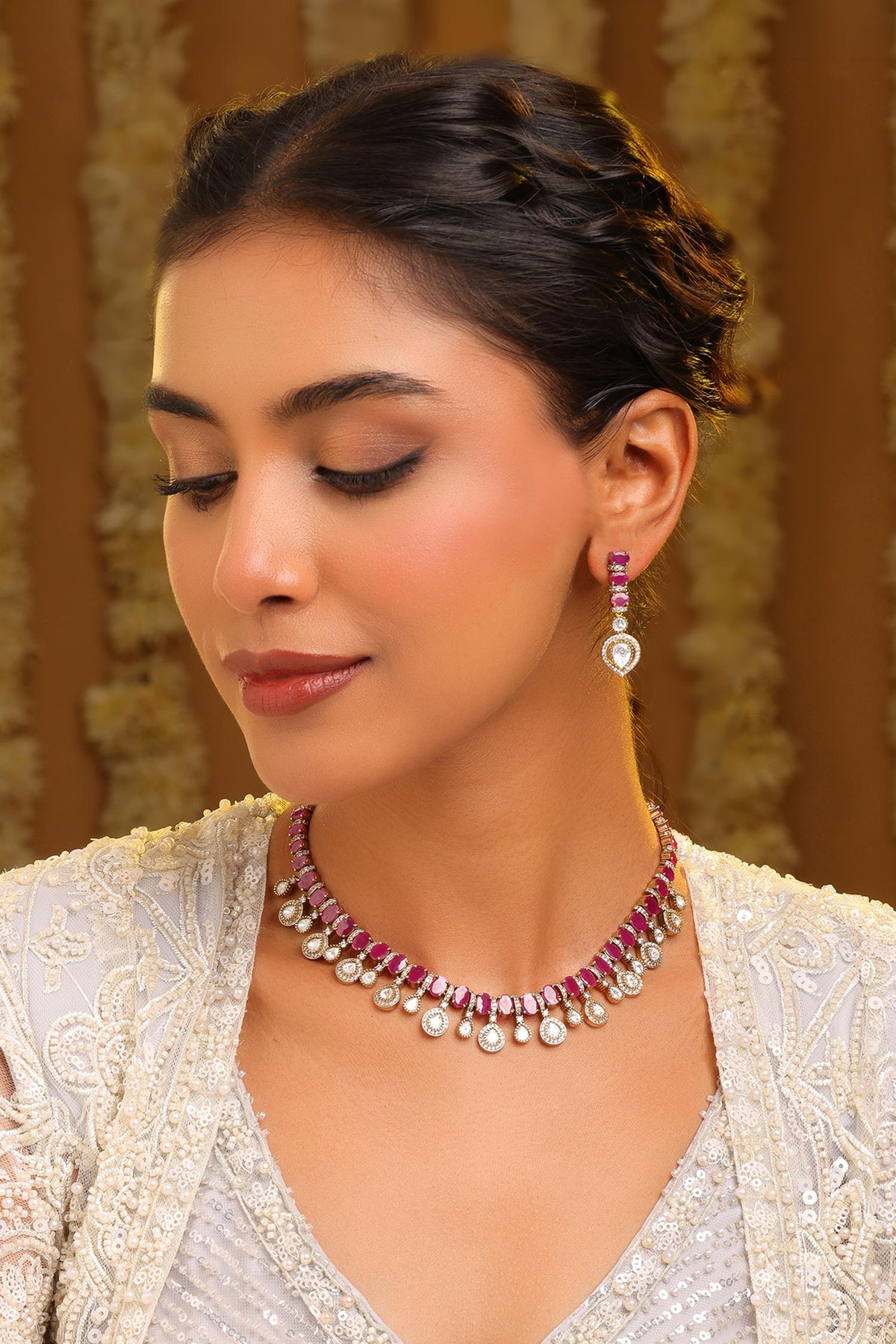 Kundan Embellished Necklace Set 