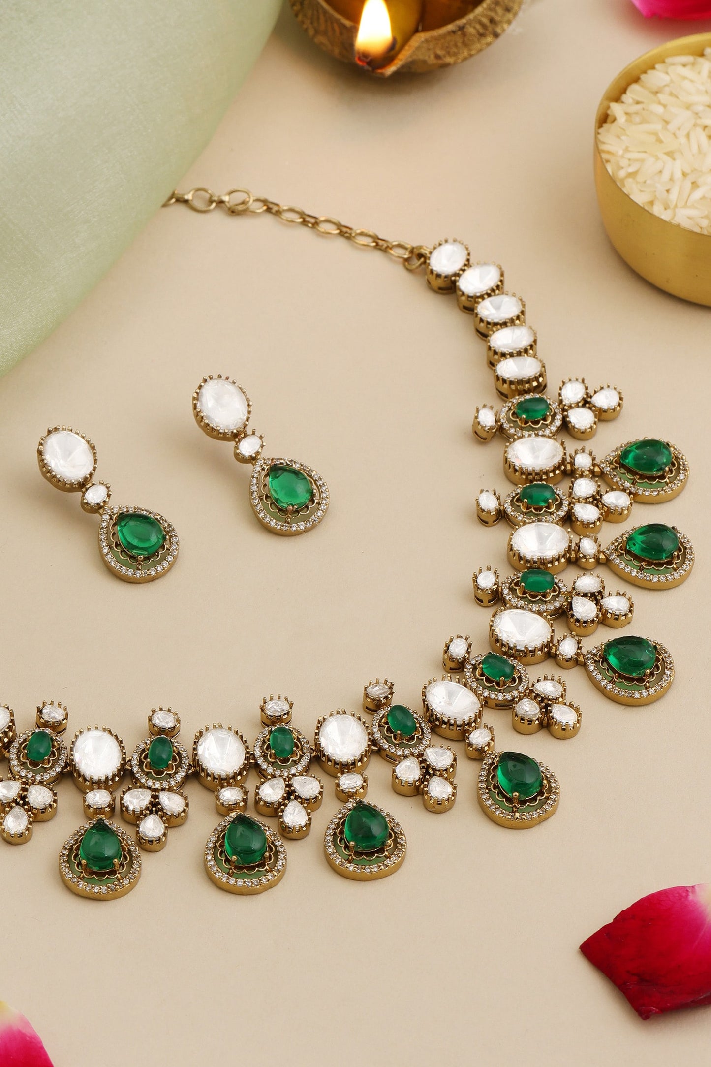 Kundan Studded Necklace Set 