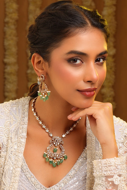 Kundan Embellished Pendant Necklace Set 