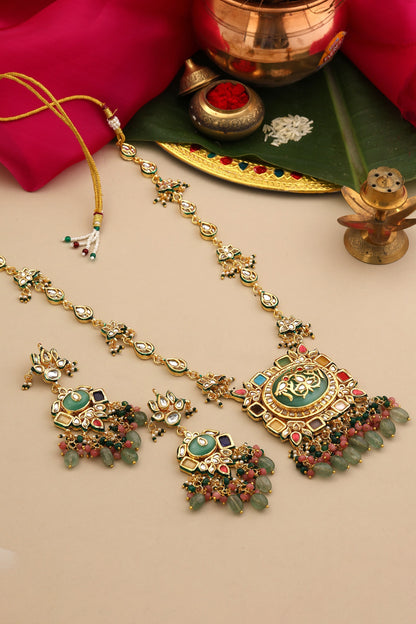 Kundan Embellished Pendant Necklace Set 