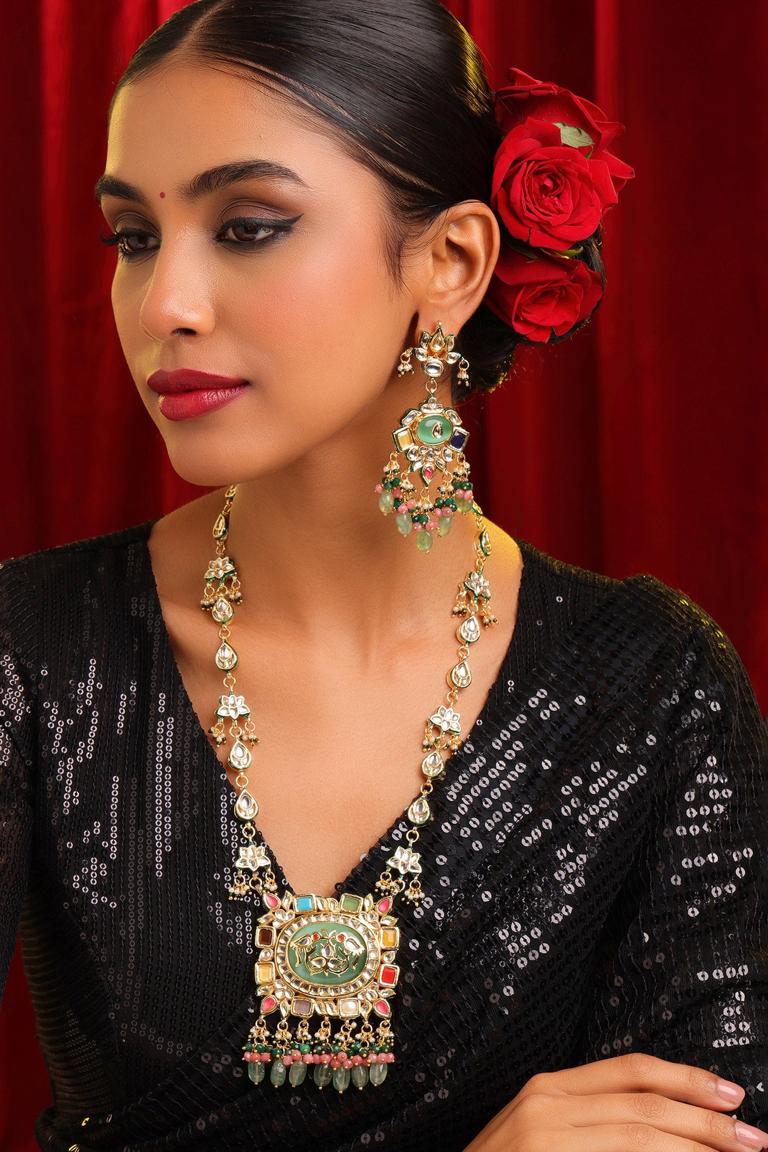 Kundan Embellished Pendant Necklace Set 