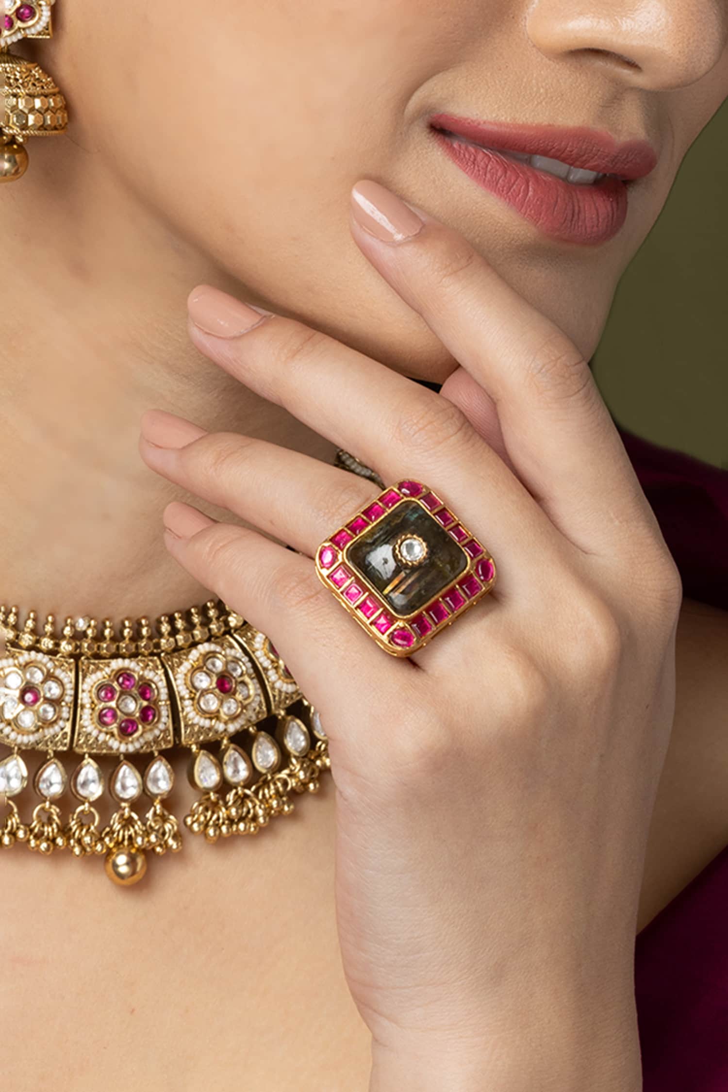 Red Border Square Gray Ring 