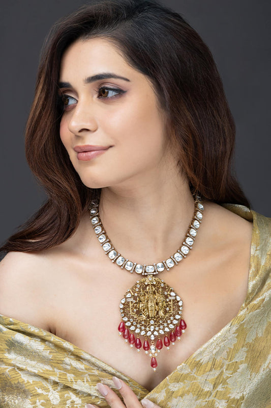 Divine Heritage Pendant Necklace 