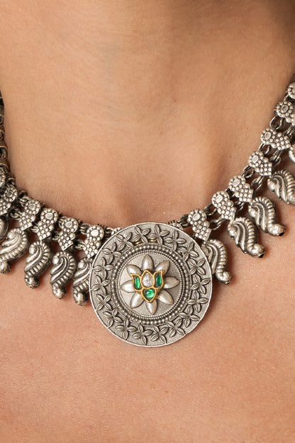 Textured Leaf Accent Necklace 