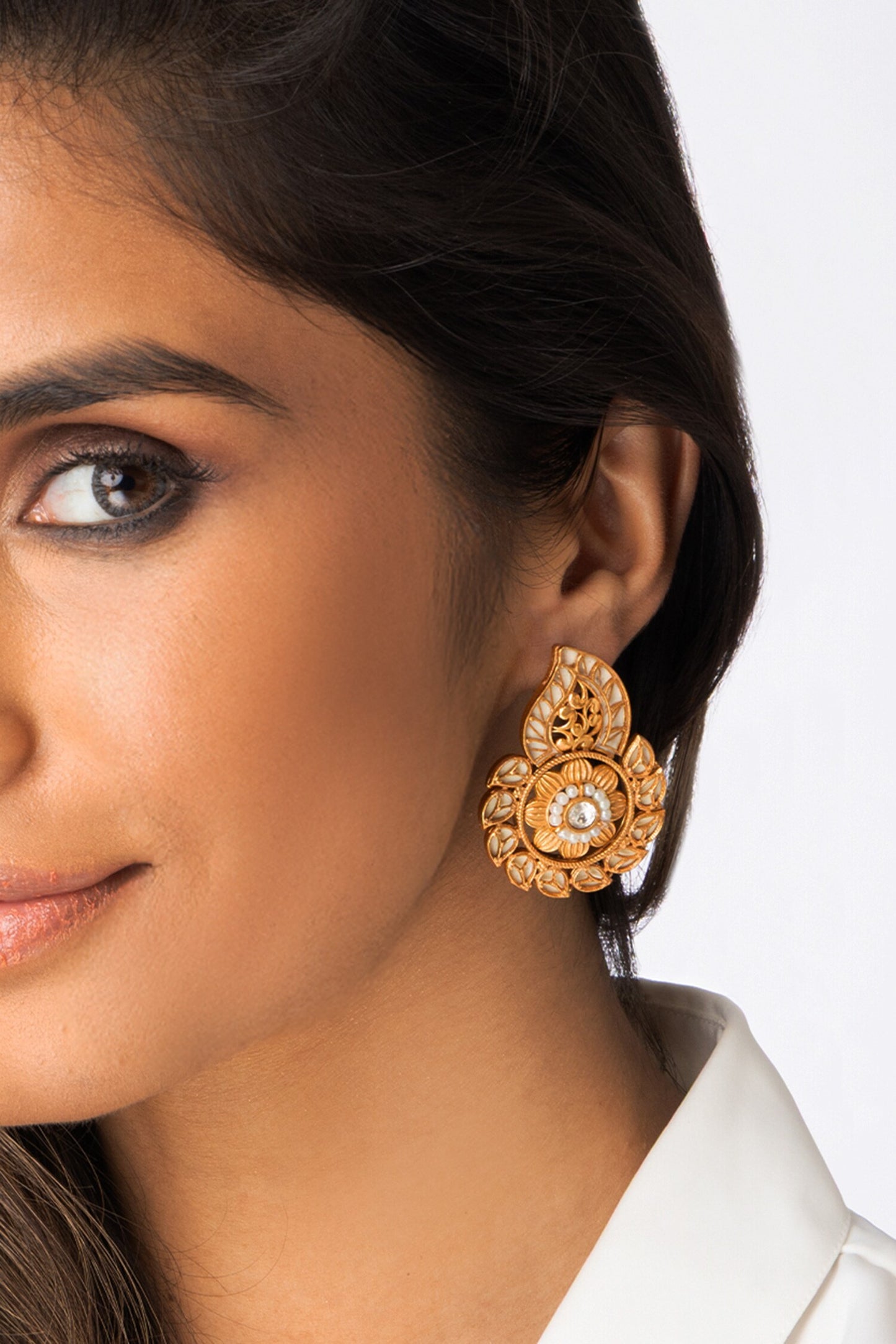 Stone Drop Flower Shaped Earrings 