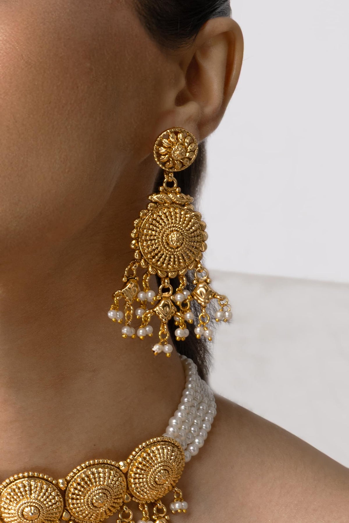 Ornate Medallion Necklace Set 