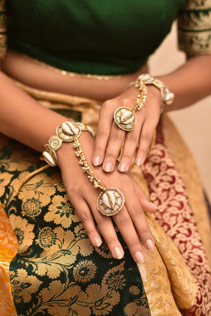 Navya Cowrie Shell Embellished Jewellery Set 